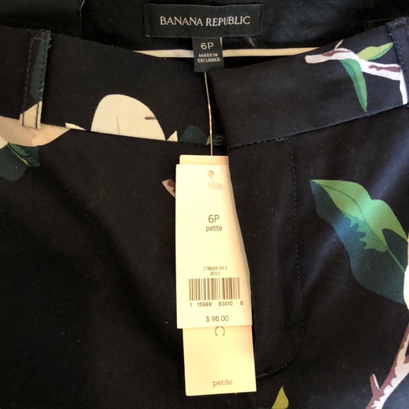 Banana Republic Cropped Floral Pants - Picture 2 of 7